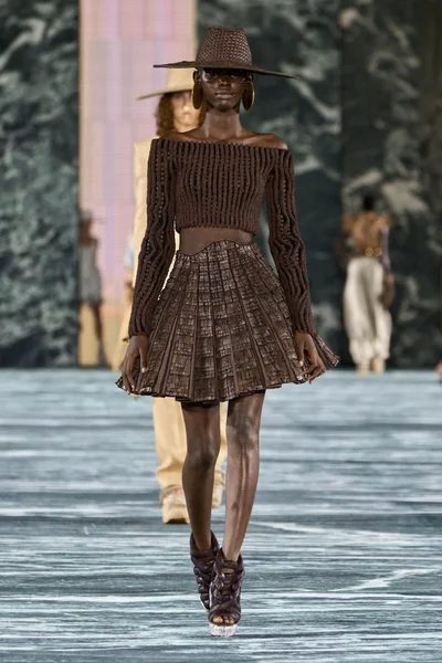 Look 6